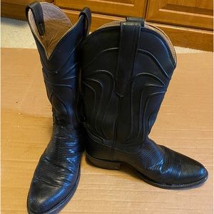 Men’s boots size 8